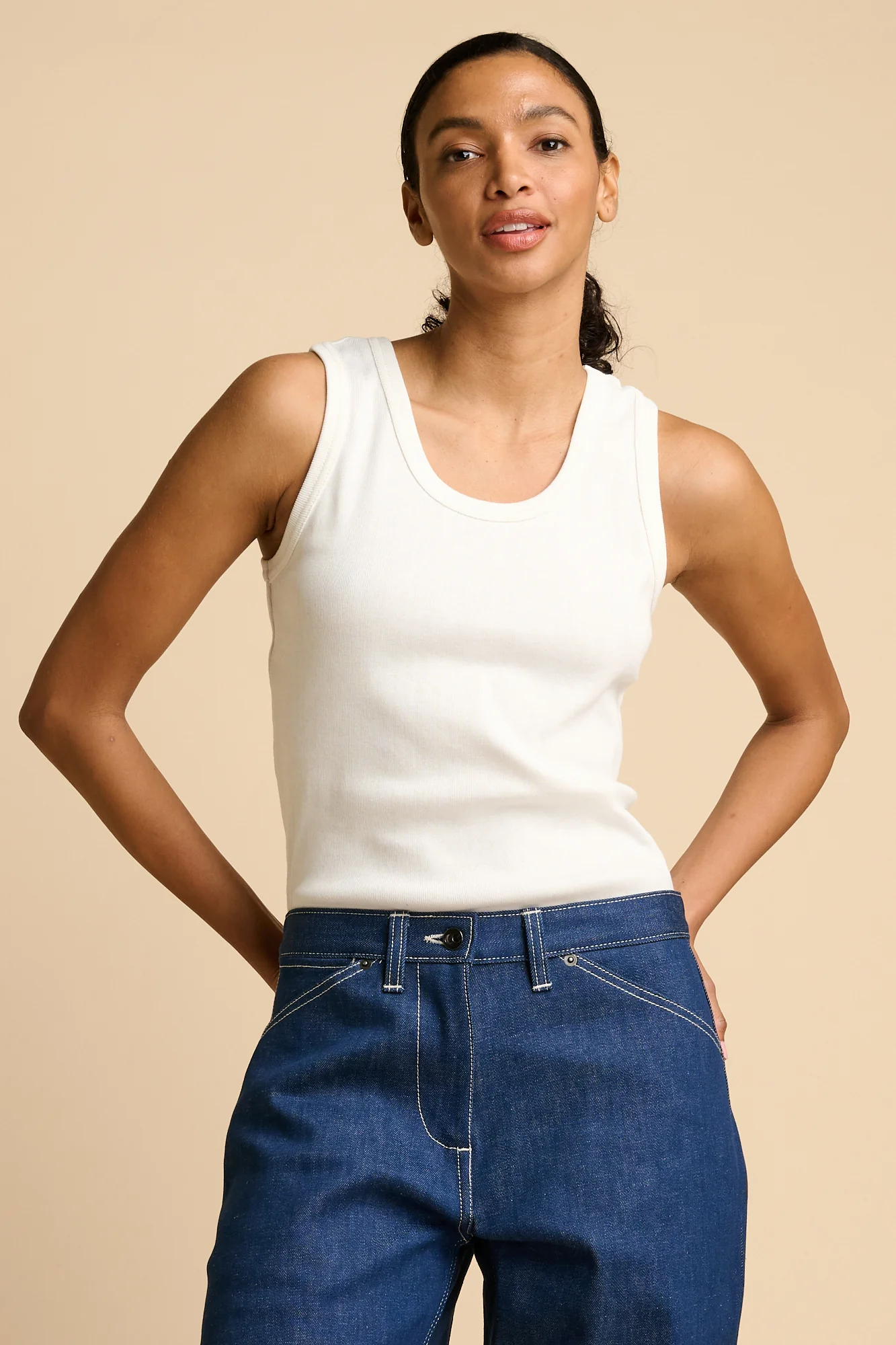 WOMEN'S T-SHIRTS & TOPS